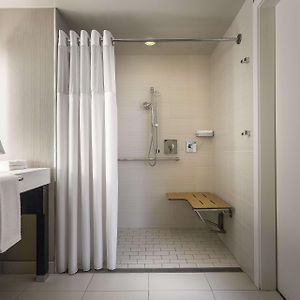 Chambre Accessible aux Personnes à Mobilité Réduite Double